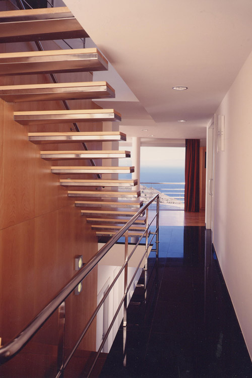 Detalle de escalera interior de la vivienda